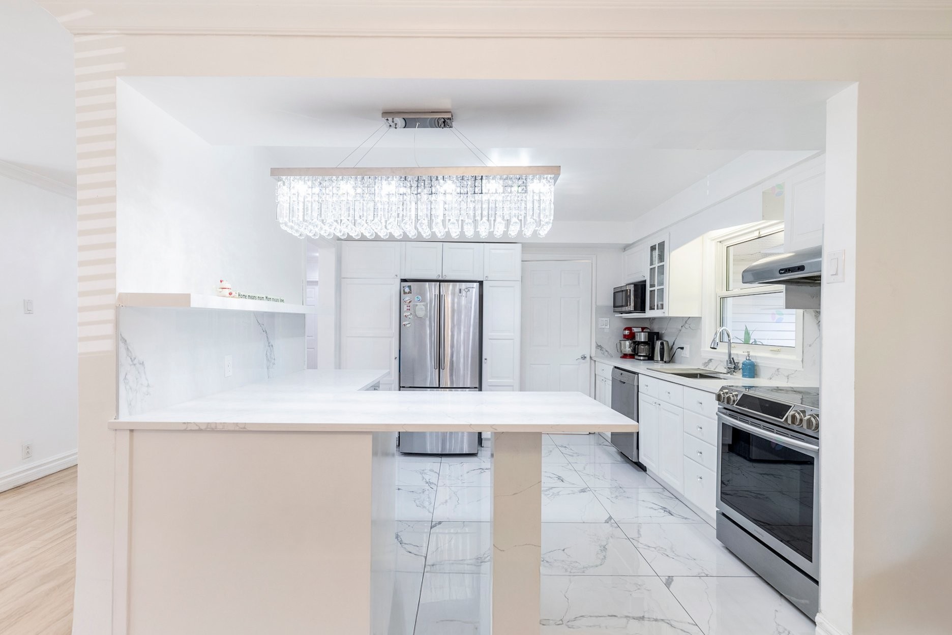 









533


Boul. Beaconsfield

,
Beaconsfield,




QC
H9W4C8

