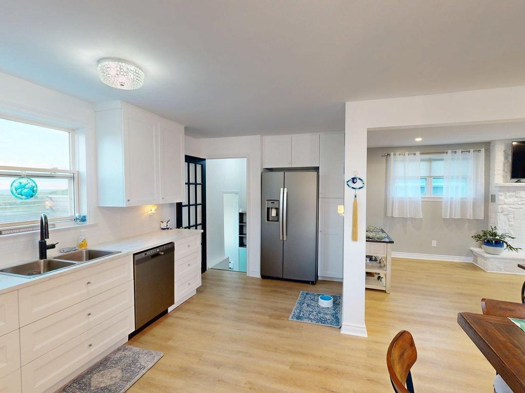 












4 Cooling Street

,
Glace Bay,




NS
B1A 5R7

