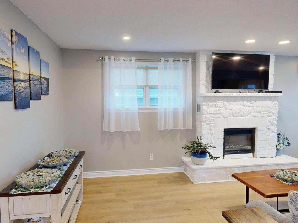 












4 Cooling Street

,
Glace Bay,




NS
B1A 5R7

