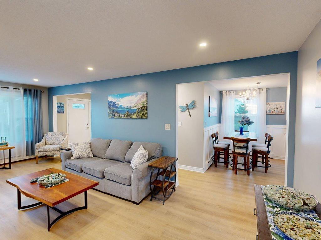 












4 Cooling Street

,
Glace Bay,




NS
B1A 5R7

