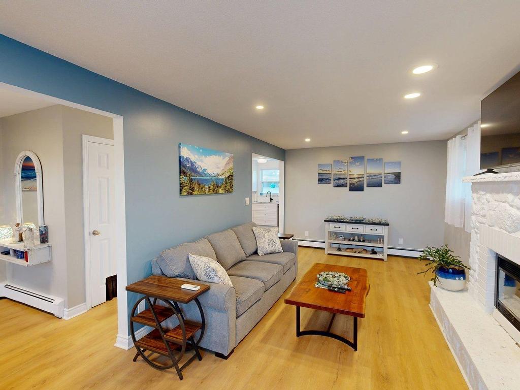












4 Cooling Street

,
Glace Bay,




NS
B1A 5R7

