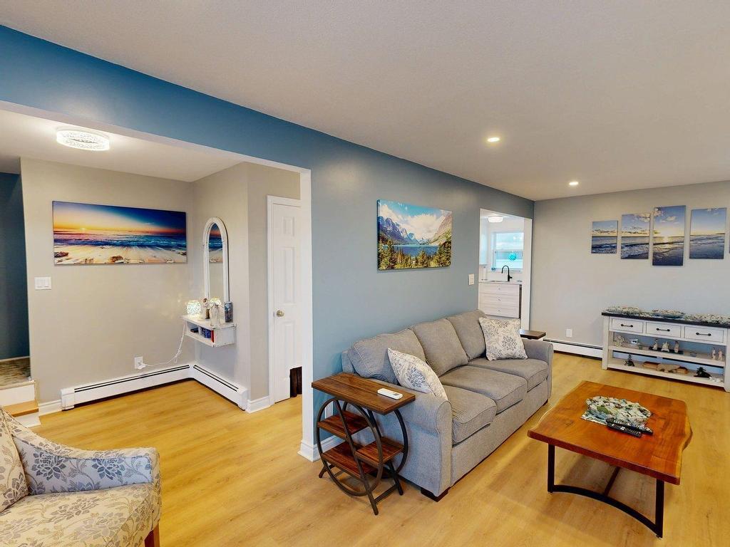 












4 Cooling Street

,
Glace Bay,




NS
B1A 5R7

