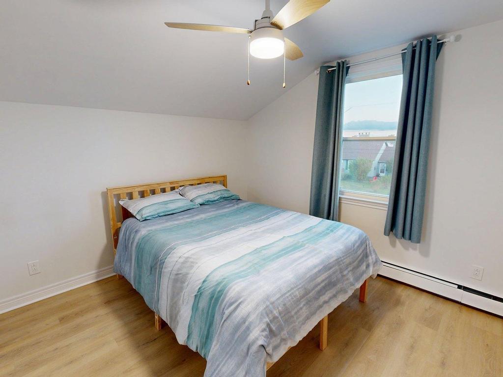 












4 Cooling Street

,
Glace Bay,




NS
B1A 5R7

