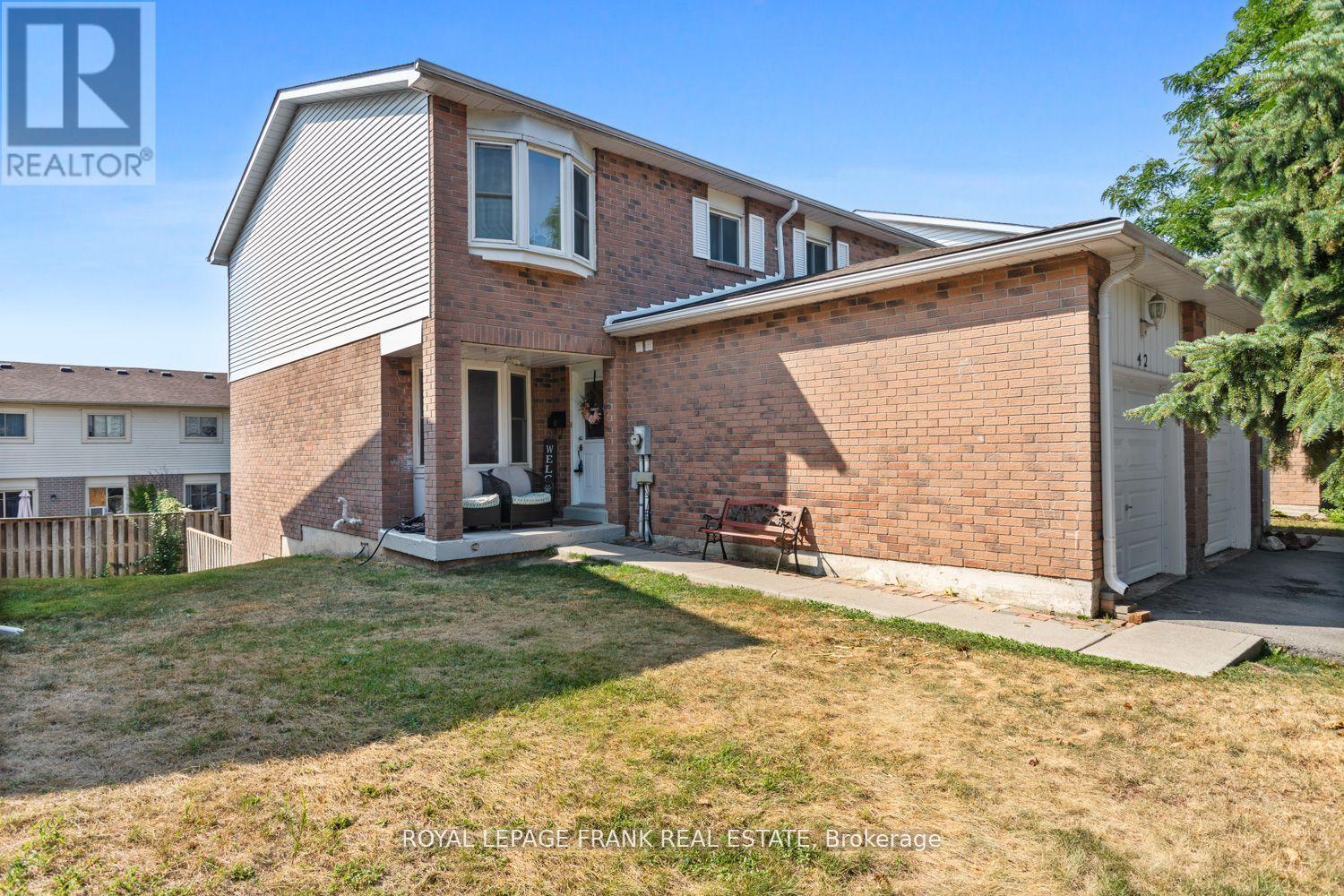












42 - 700 HARMONY ROAD N

,
Oshawa (Pinecrest),




Ontario
L1K1S2

