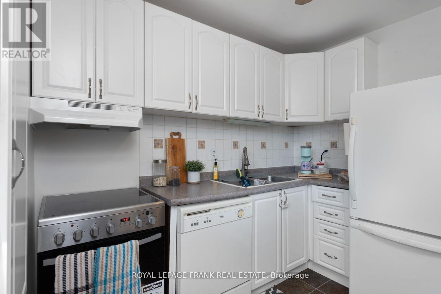 












42 - 700 HARMONY ROAD N

,
Oshawa (Pinecrest),




Ontario
L1K1S2

