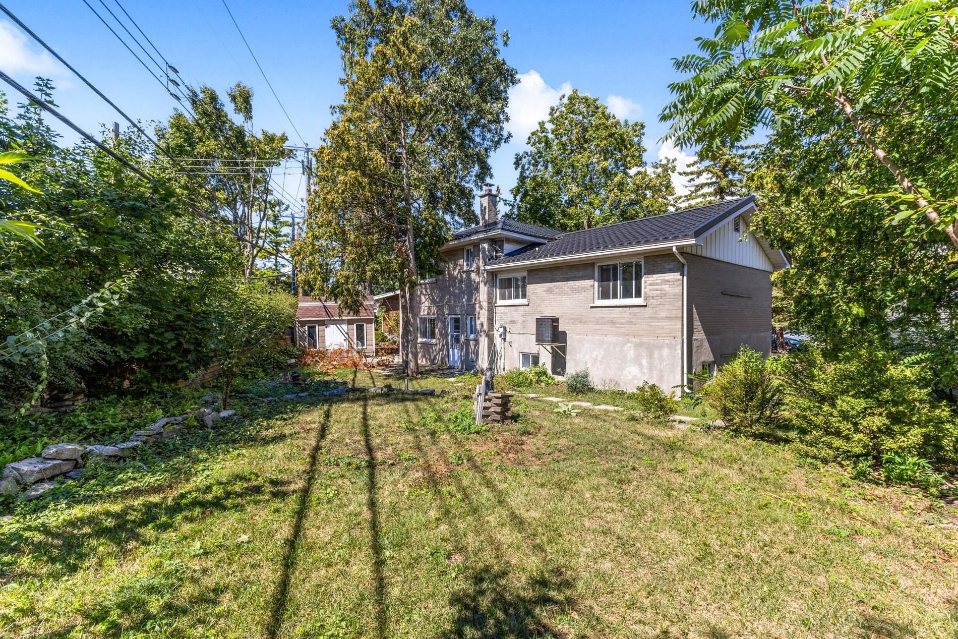 









89


Rue Sauvé

,
Dollard-des-Ormeaux,




QC
H9A1C4

