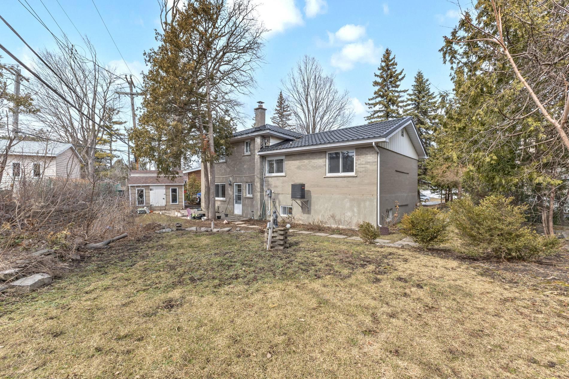 









89


Rue Sauvé

,
Dollard-des-Ormeaux,




QC
H9A1C4


