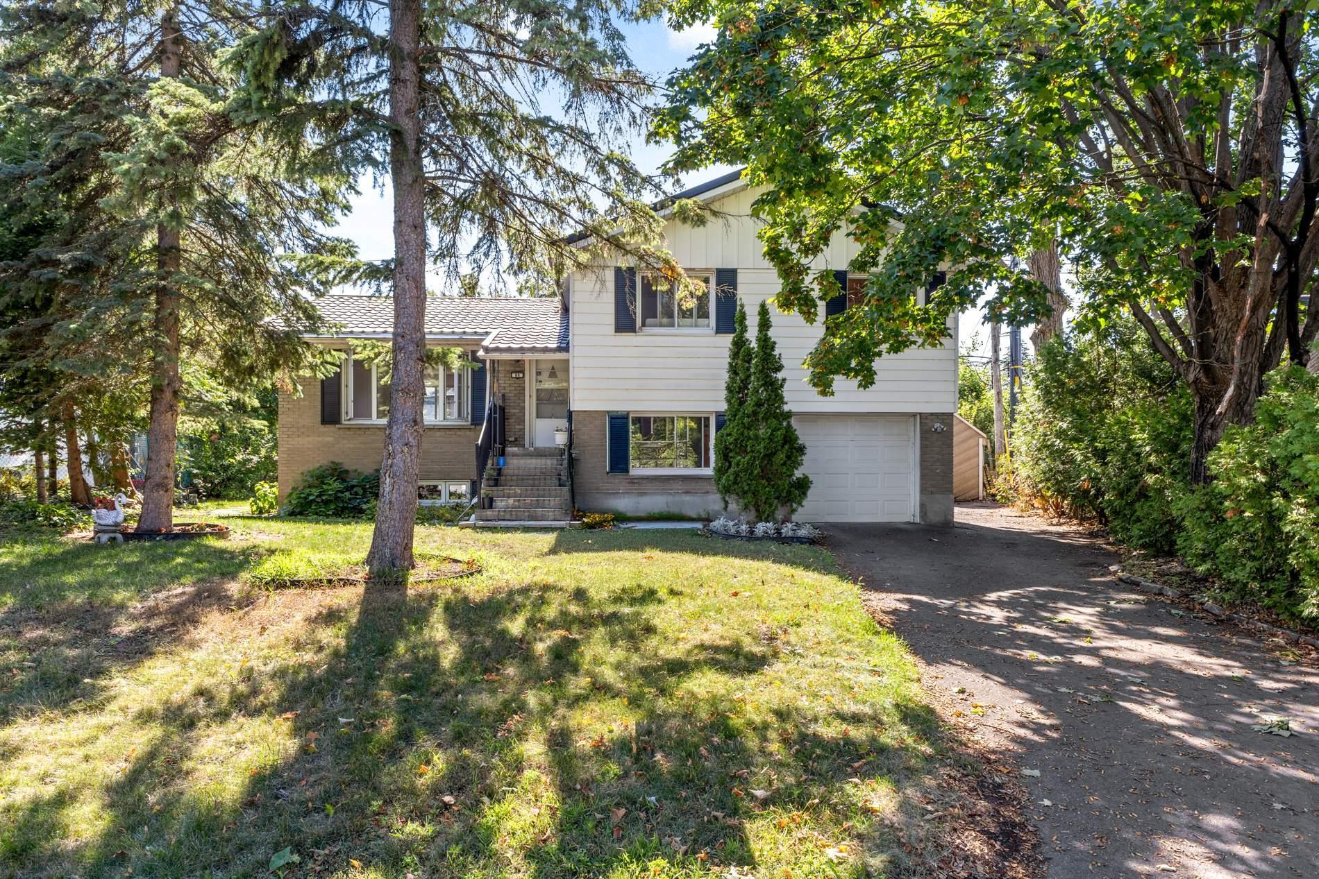 









89


Rue Sauvé

,
Dollard-des-Ormeaux,




QC
H9A1C4

