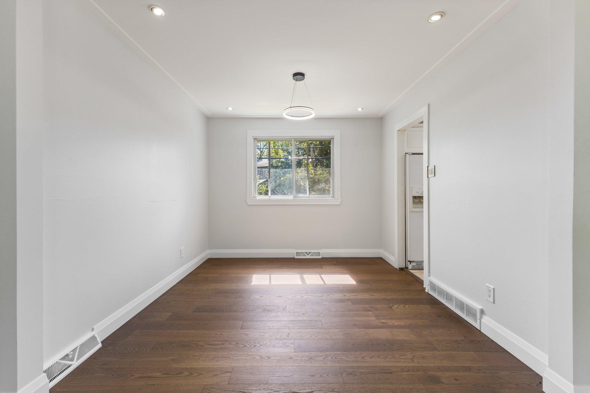 









89


Rue Sauvé

,
Dollard-des-Ormeaux,




QC
H9A1C4

