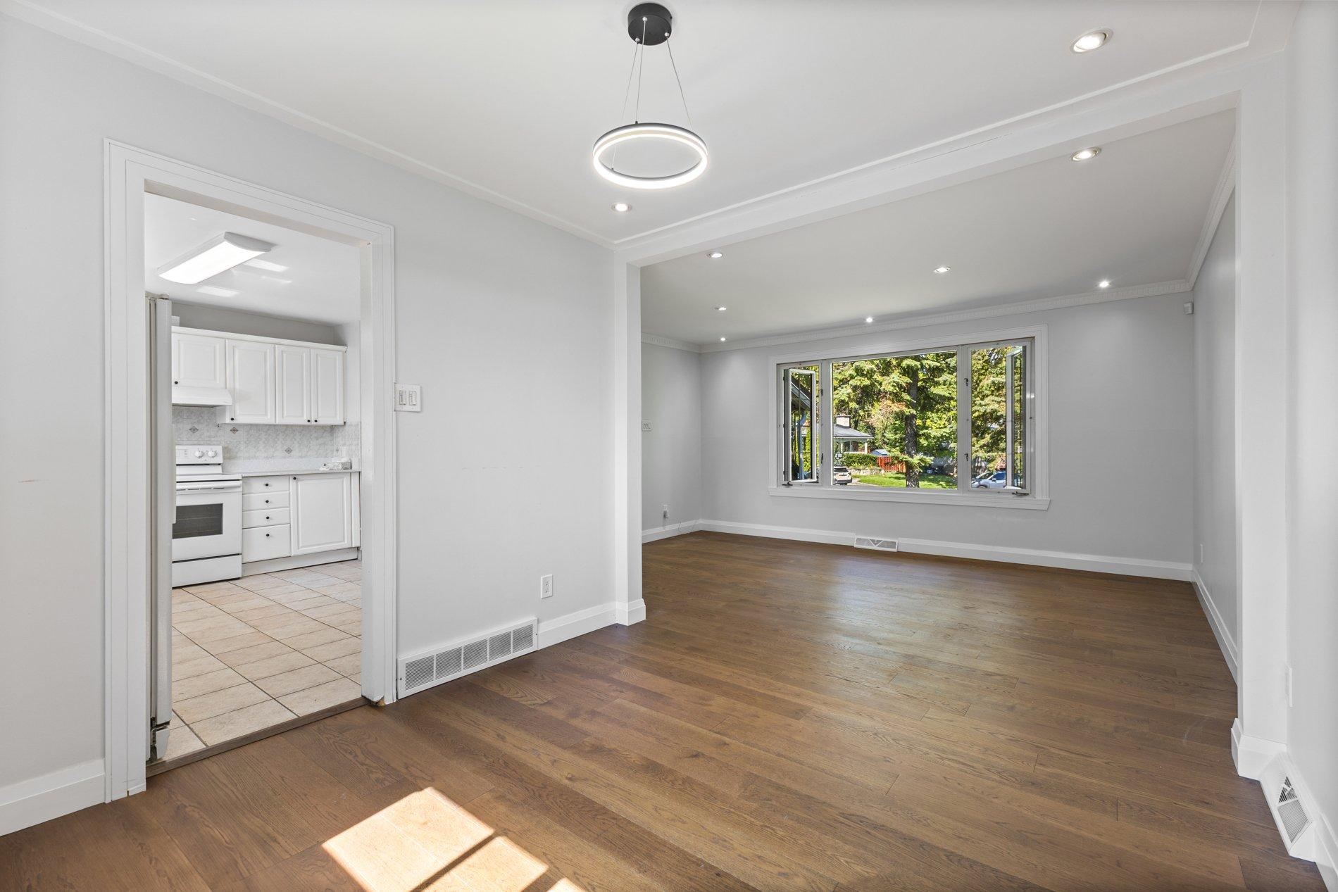 









89


Rue Sauvé

,
Dollard-des-Ormeaux,




QC
H9A1C4

