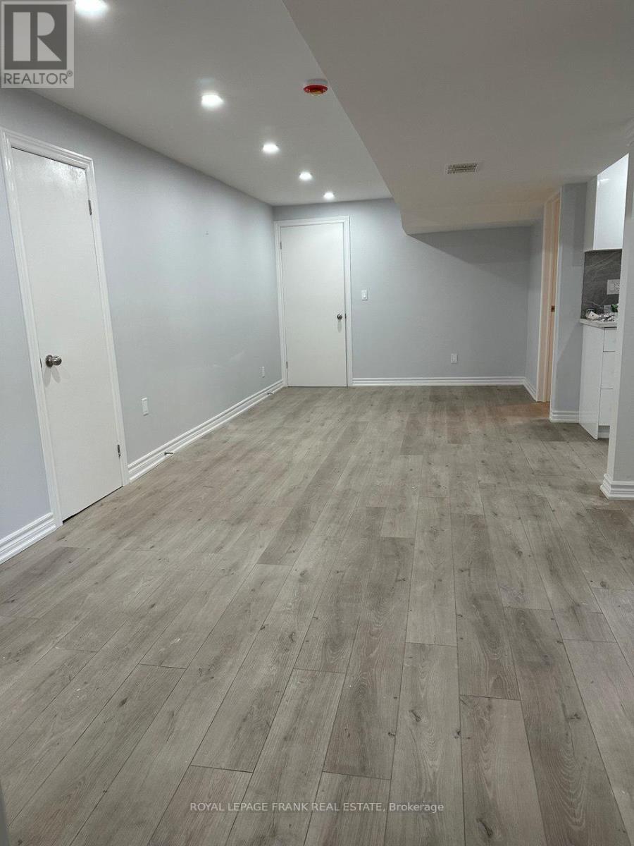 












754 TENNYSON AVENUE

,
Oshawa (Donevan),




Ontario
L1H3K6


