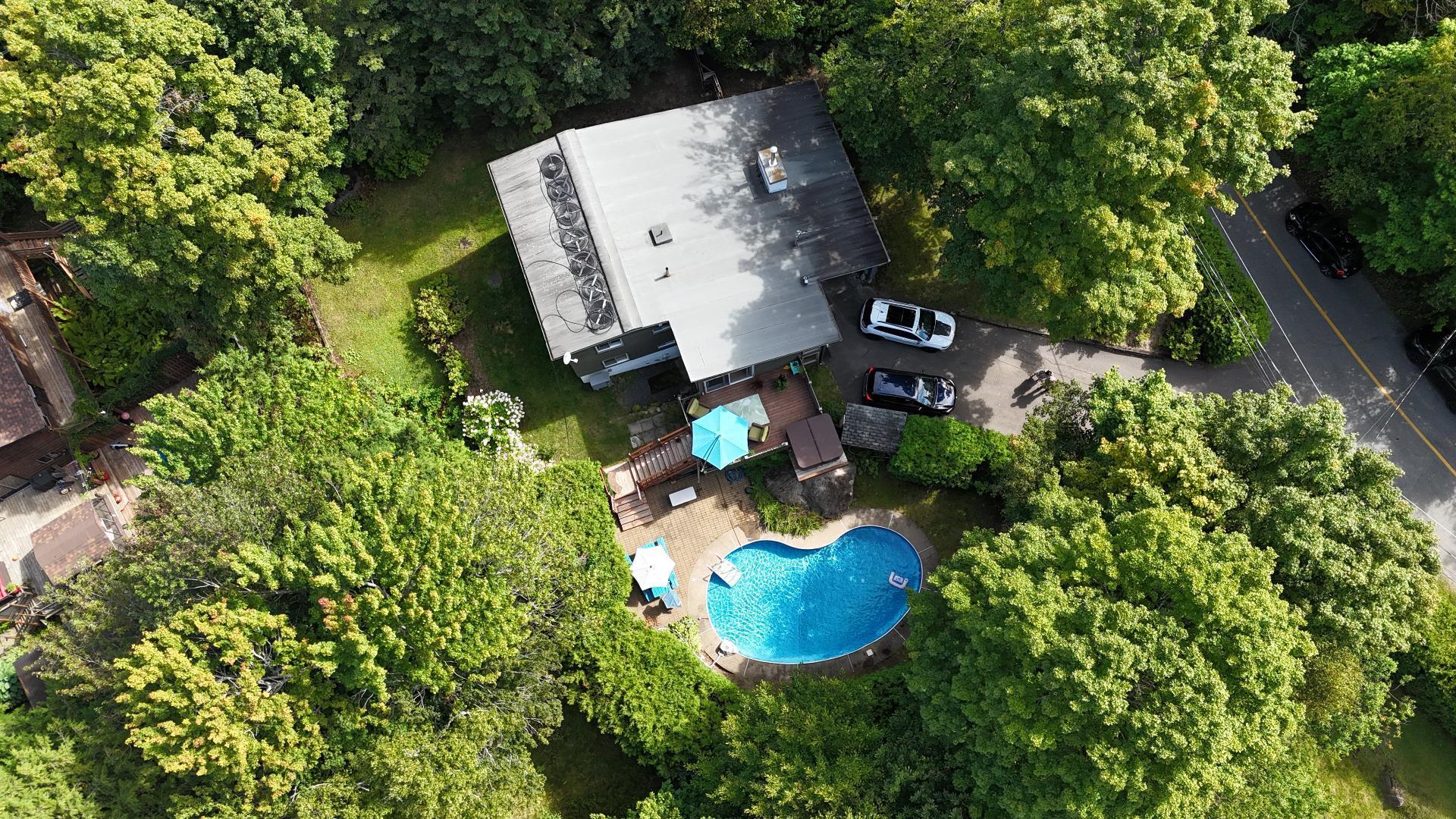 









1726


Rue du Skieur

,
Sainte-Adèle,




QC
J8B2Y8

