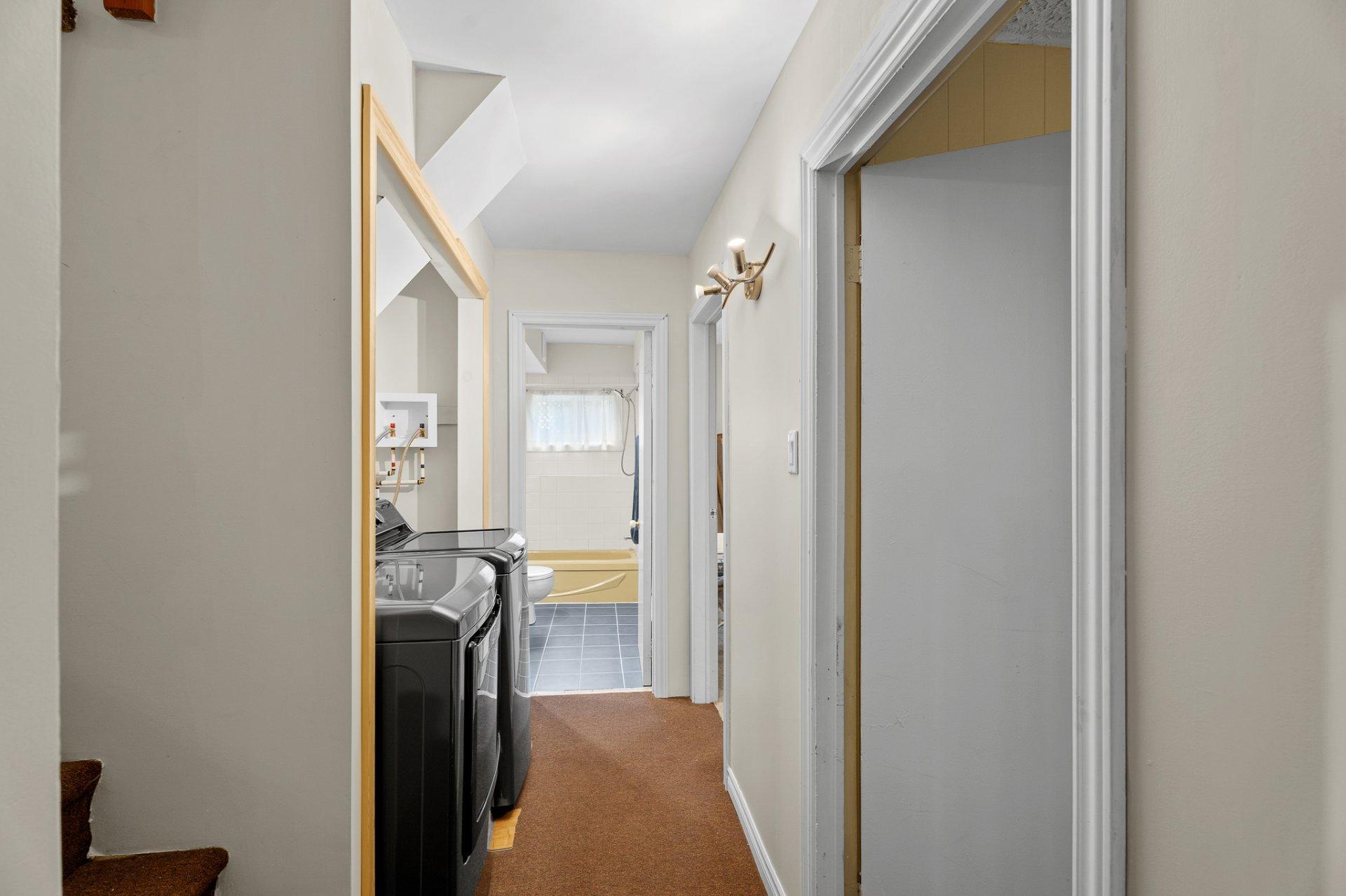 









1726


Rue du Skieur

,
Sainte-Adèle,




QC
J8B2Y8

