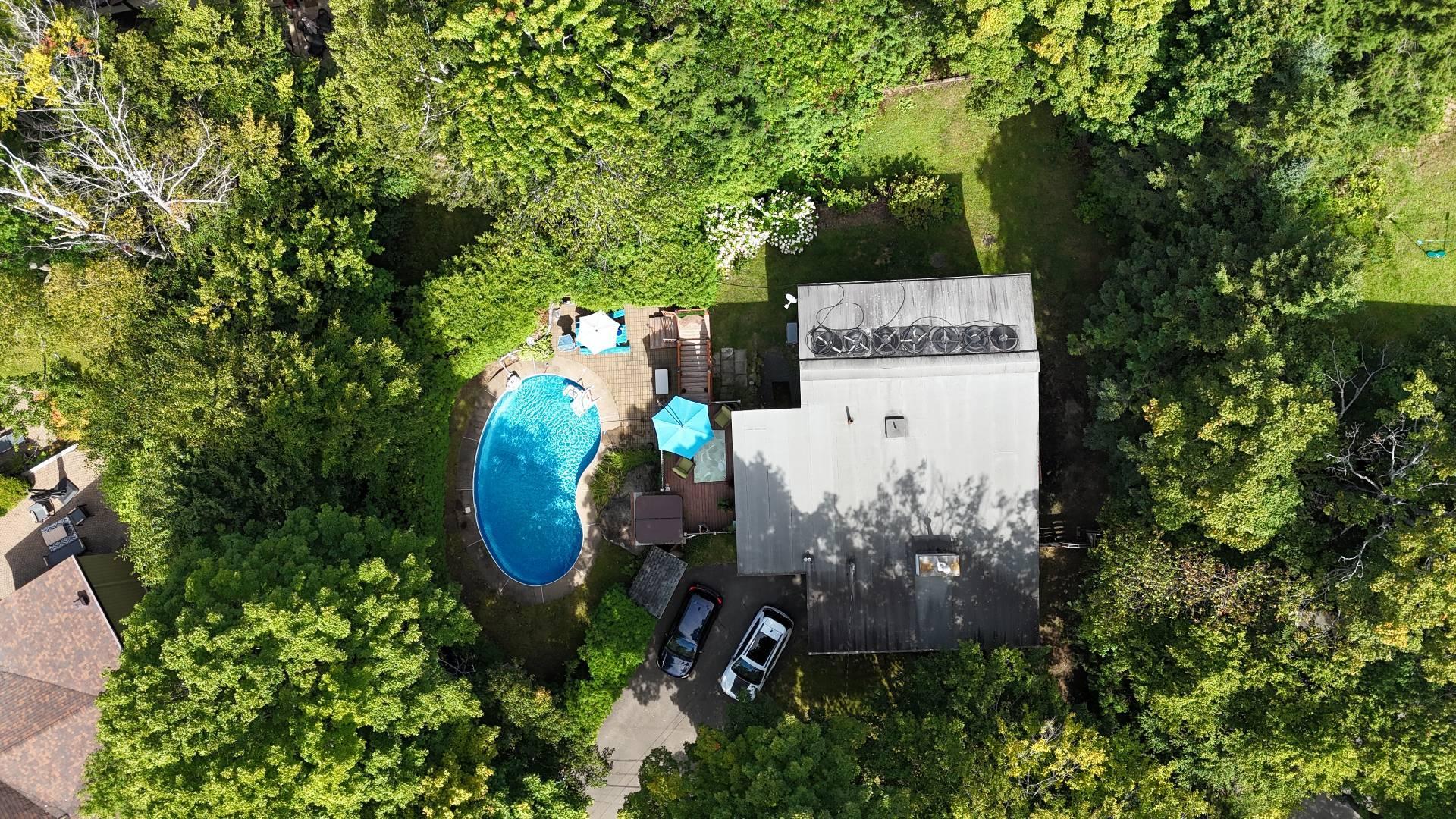 









1726


Rue du Skieur

,
Sainte-Adèle,




QC
J8B2Y8

