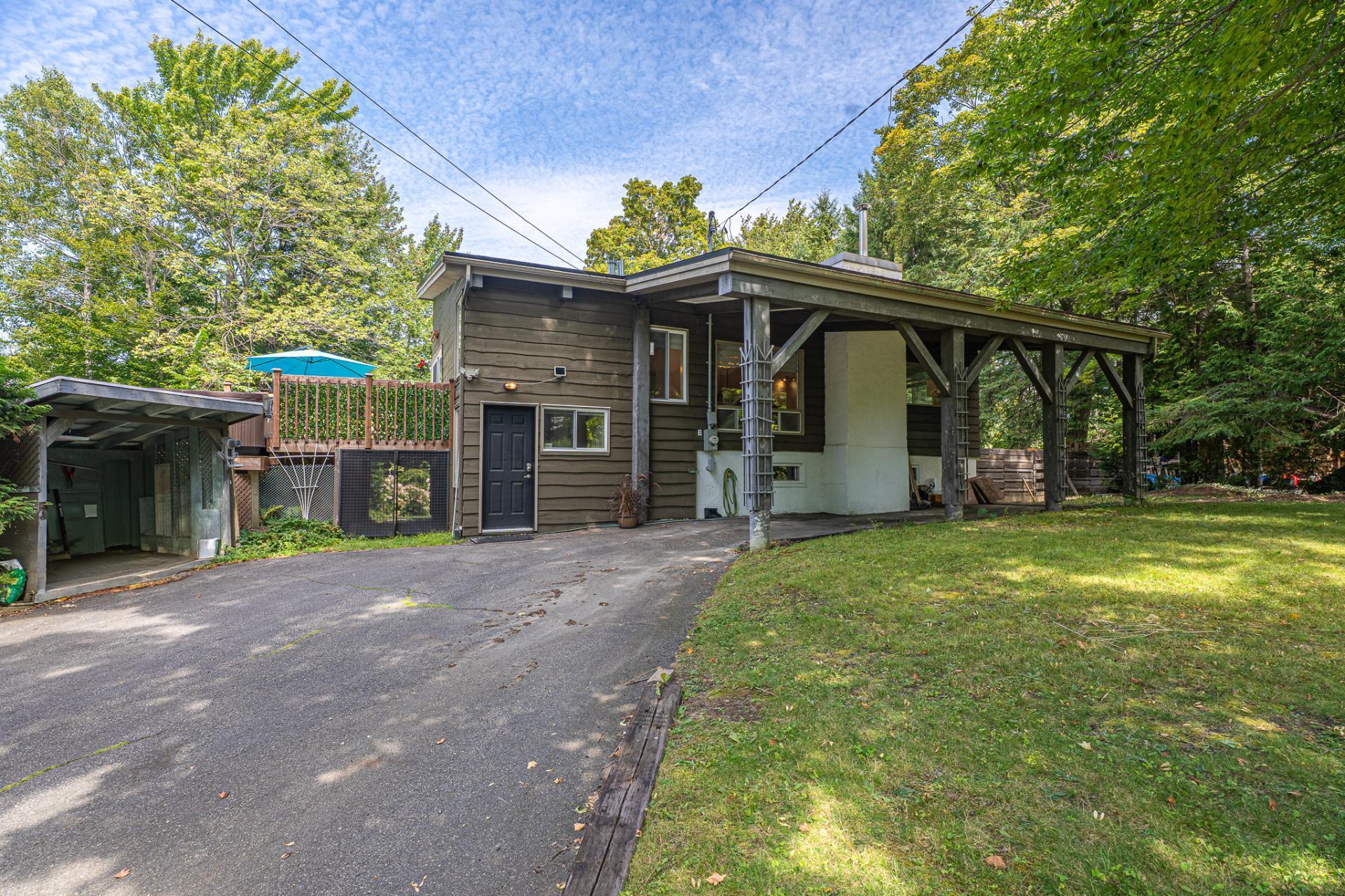 









1726


Rue du Skieur

,
Sainte-Adèle,




QC
J8B2Y8

