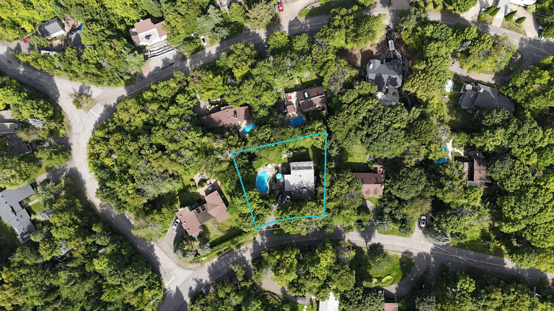 









1726


Rue du Skieur

,
Sainte-Adèle,




QC
J8B2Y8

