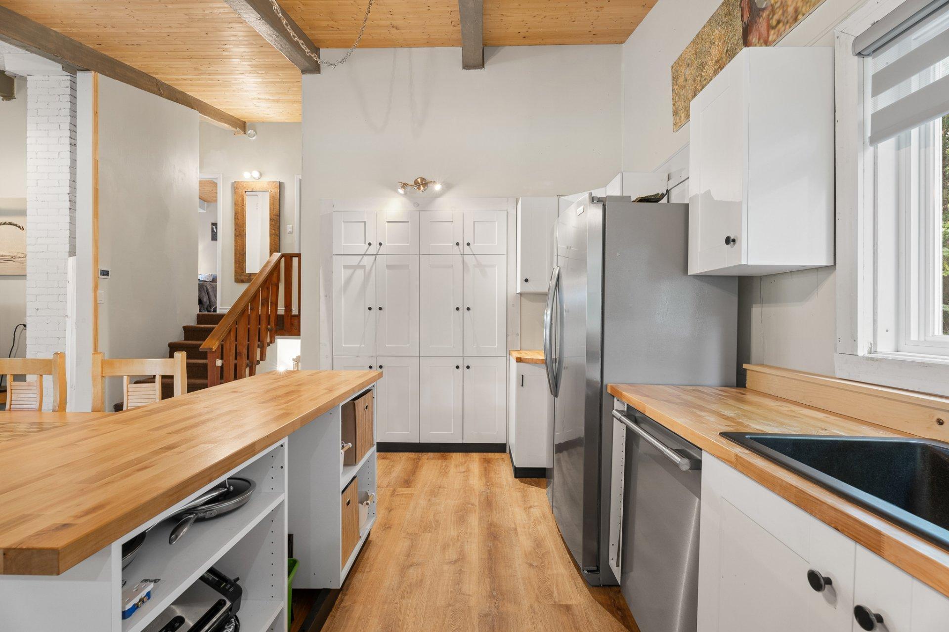 









1726


Rue du Skieur

,
Sainte-Adèle,




QC
J8B2Y8

