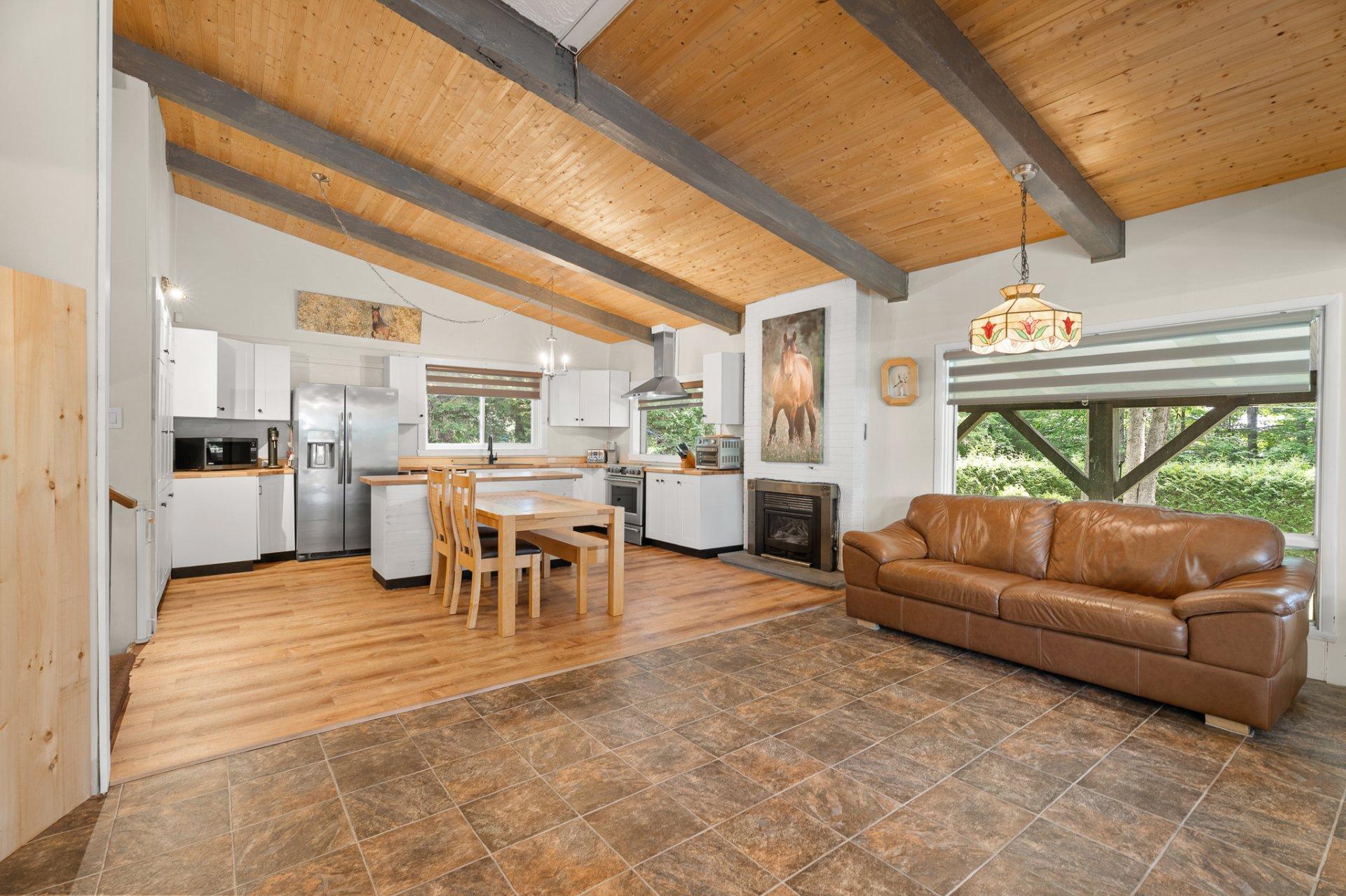 









1726


Rue du Skieur

,
Sainte-Adèle,




QC
J8B2Y8

