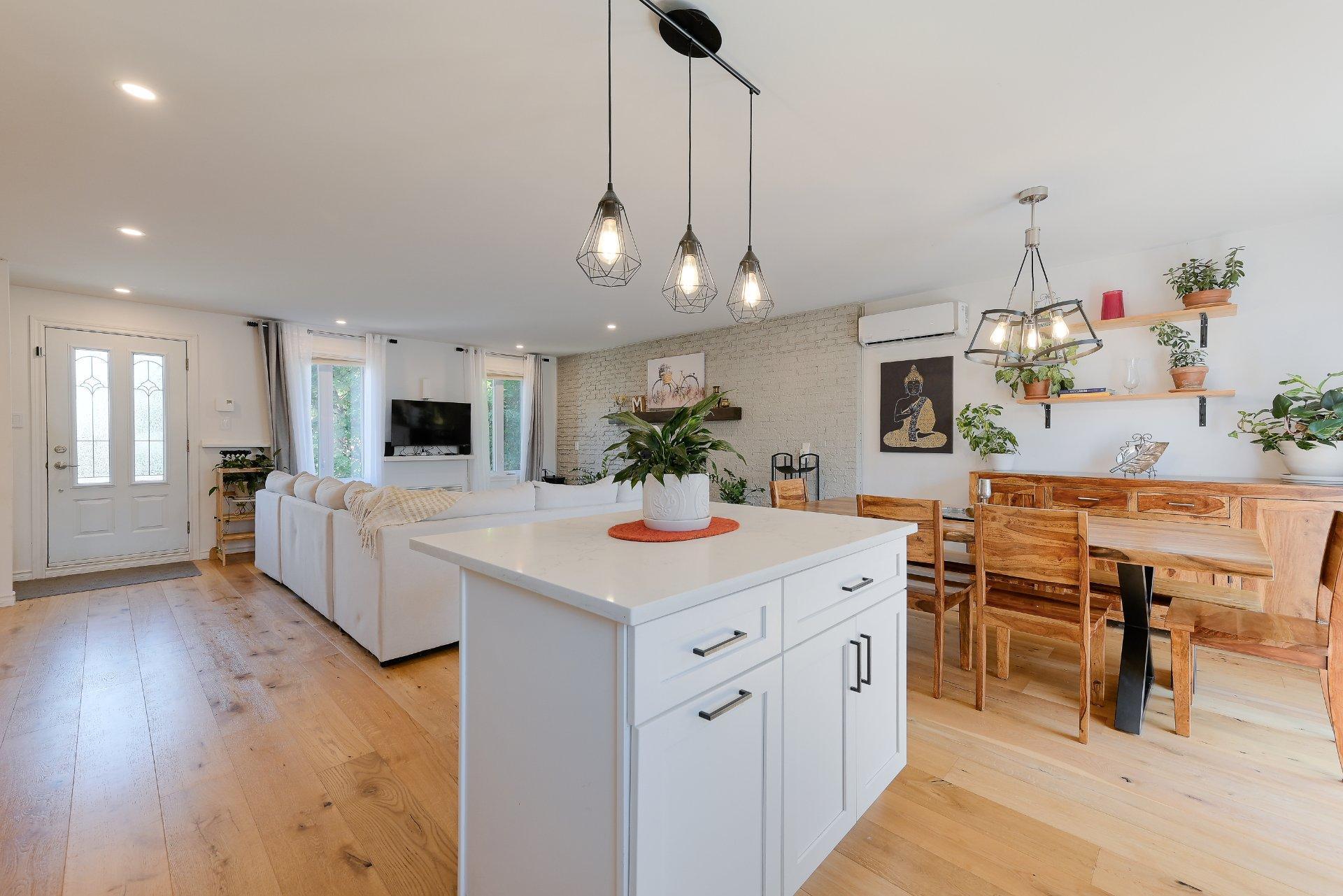 









1185


Rue Théberge

,
Brossard,




QC
J4W2N2

