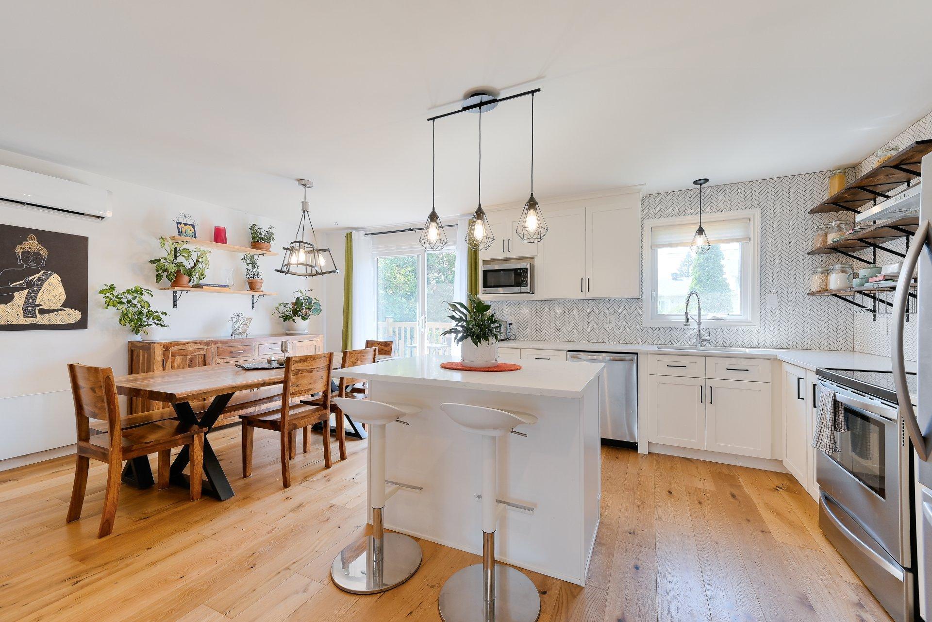 









1185


Rue Théberge

,
Brossard,




QC
J4W2N2

