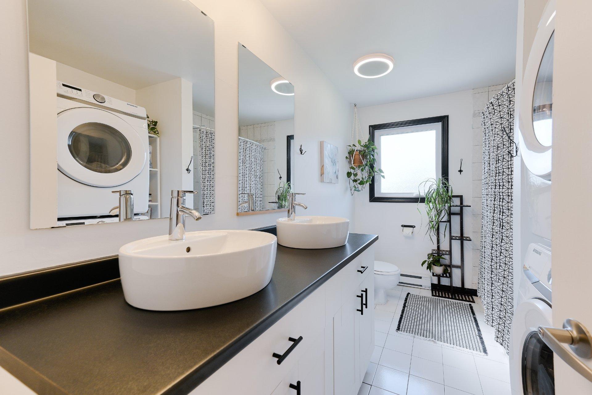 









1185


Rue Théberge

,
Brossard,




QC
J4W2N2

