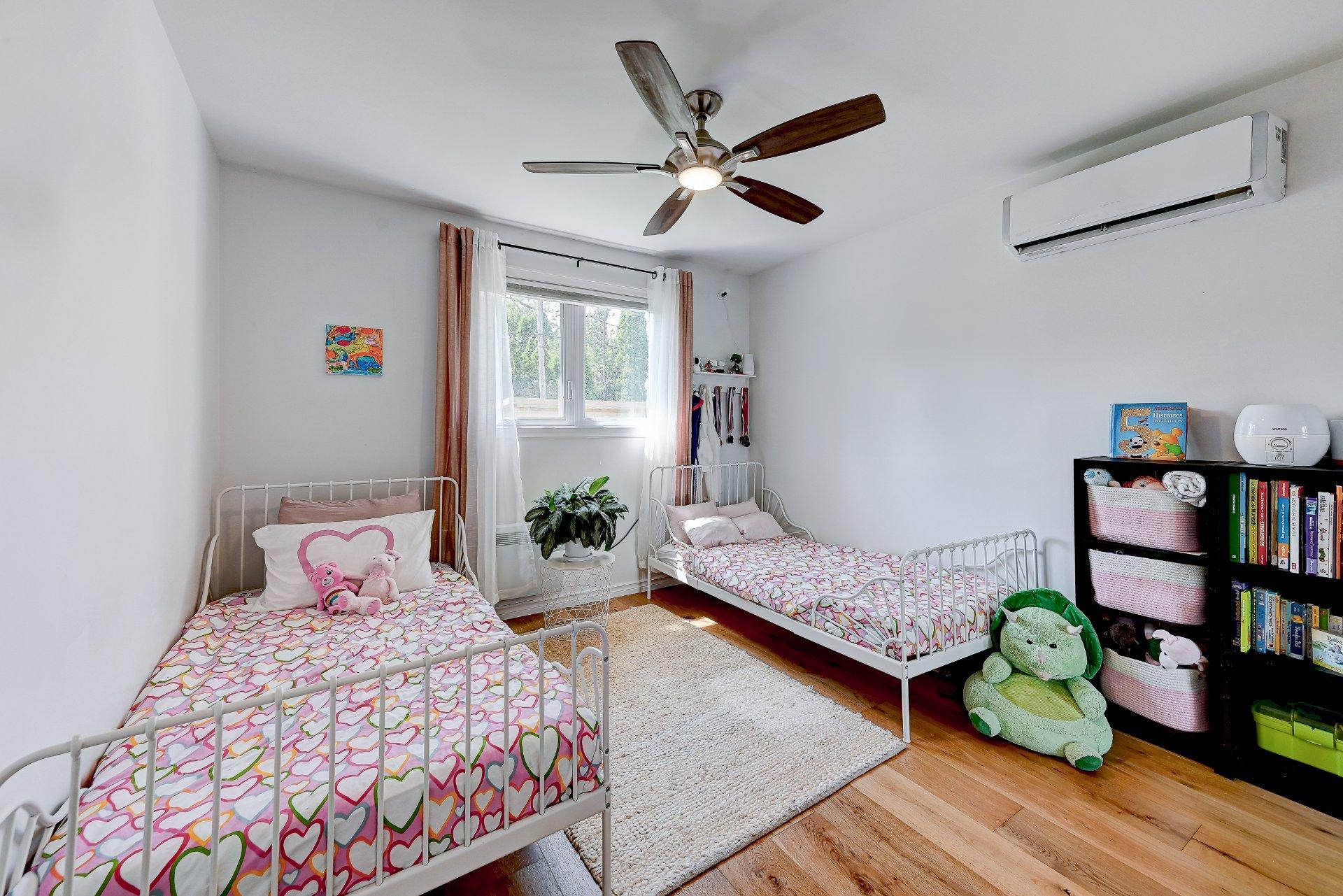 









1185


Rue Théberge

,
Brossard,




QC
J4W2N2

