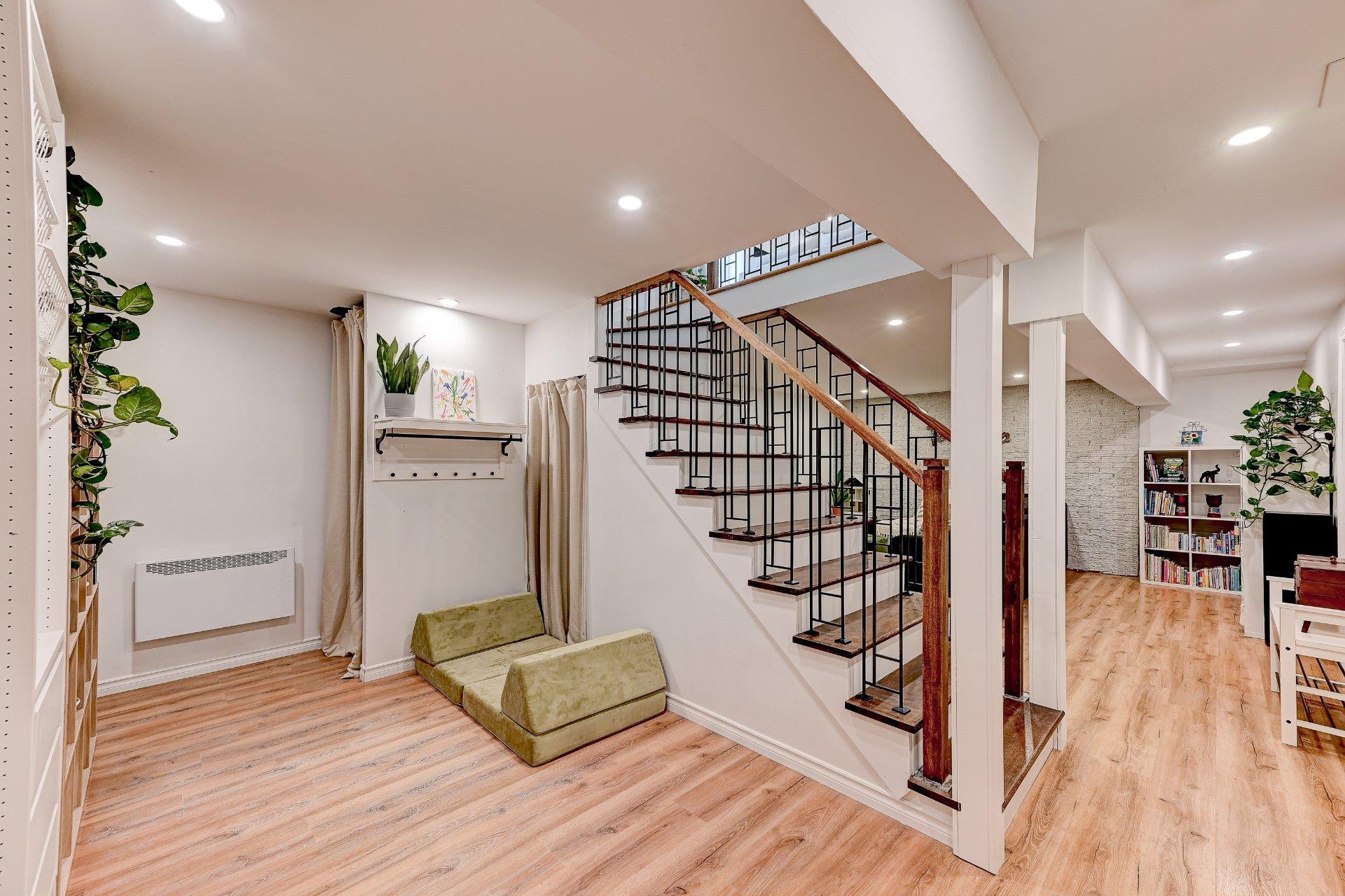 









1185


Rue Théberge

,
Brossard,




QC
J4W2N2

