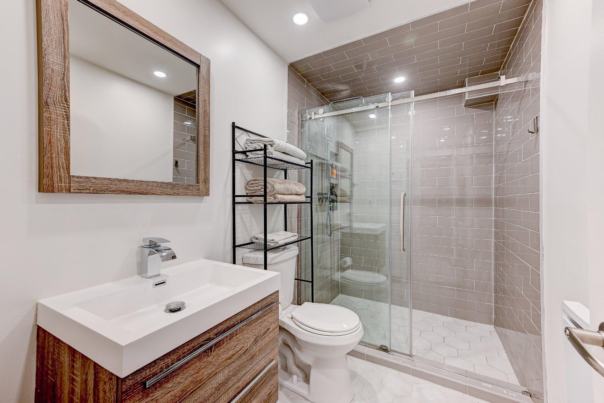 









1185


Rue Théberge

,
Brossard,




QC
J4W2N2

