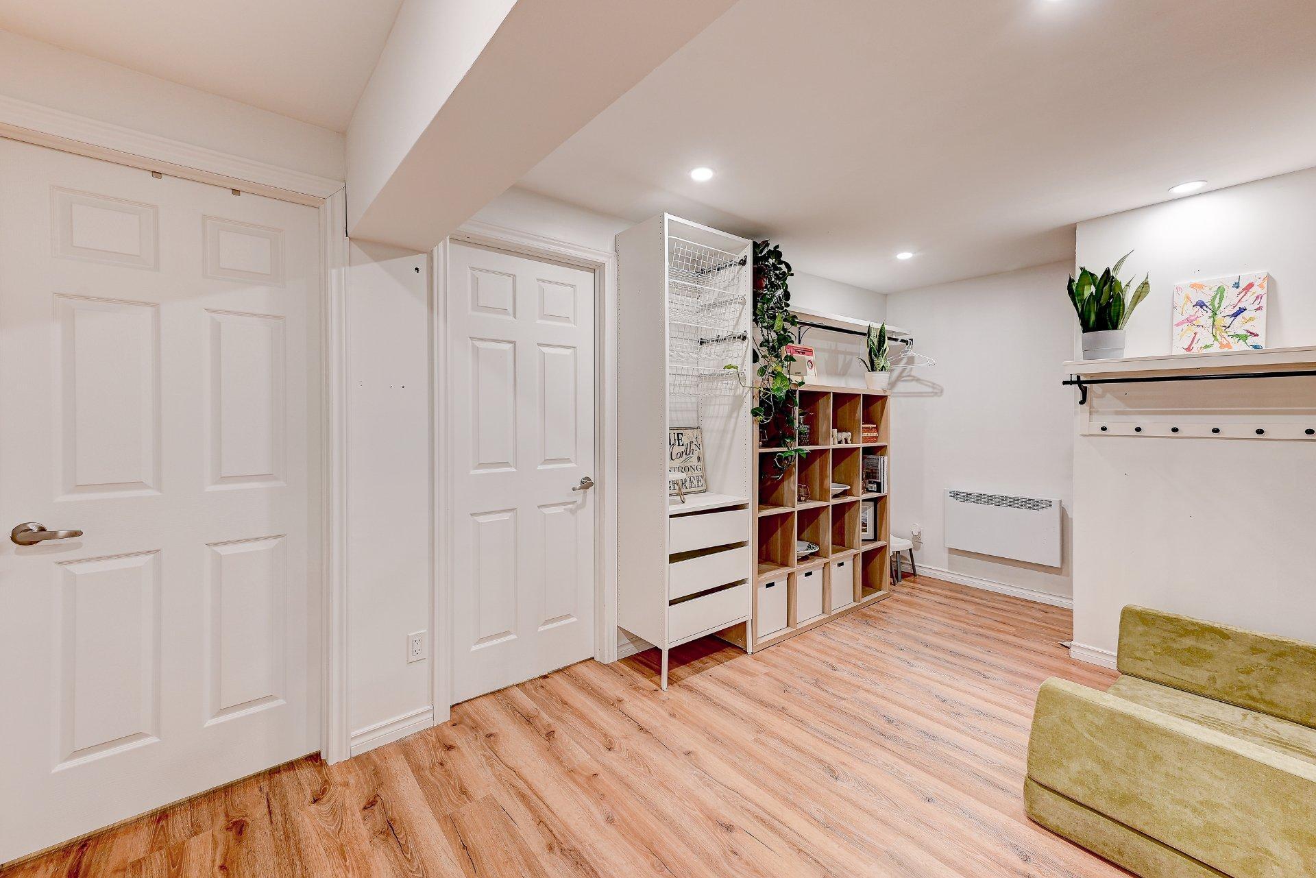 









1185


Rue Théberge

,
Brossard,




QC
J4W2N2


