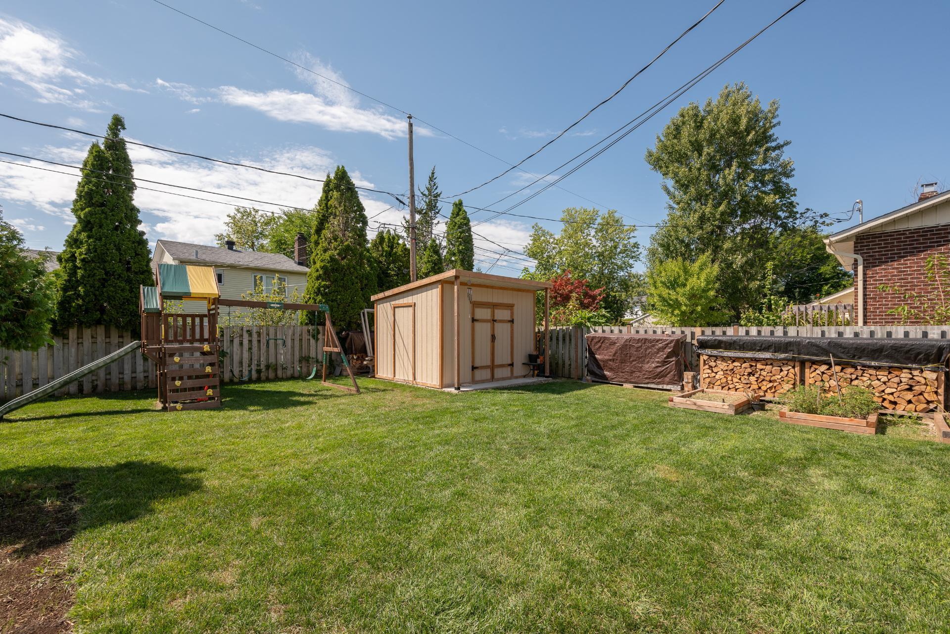 









1185


Rue Théberge

,
Brossard,




QC
J4W2N2

