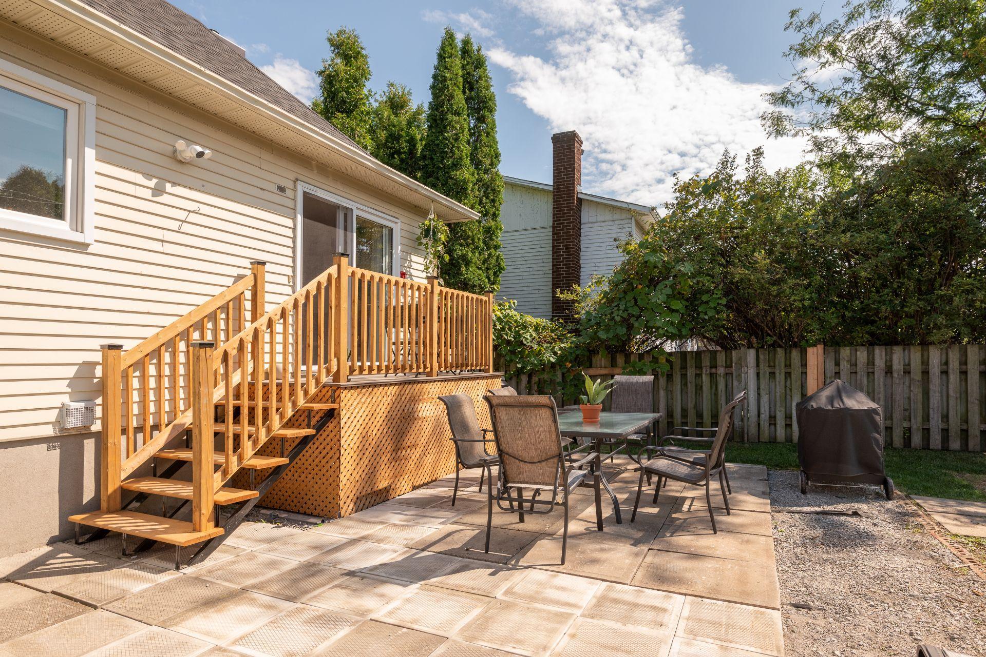 









1185


Rue Théberge

,
Brossard,




QC
J4W2N2

