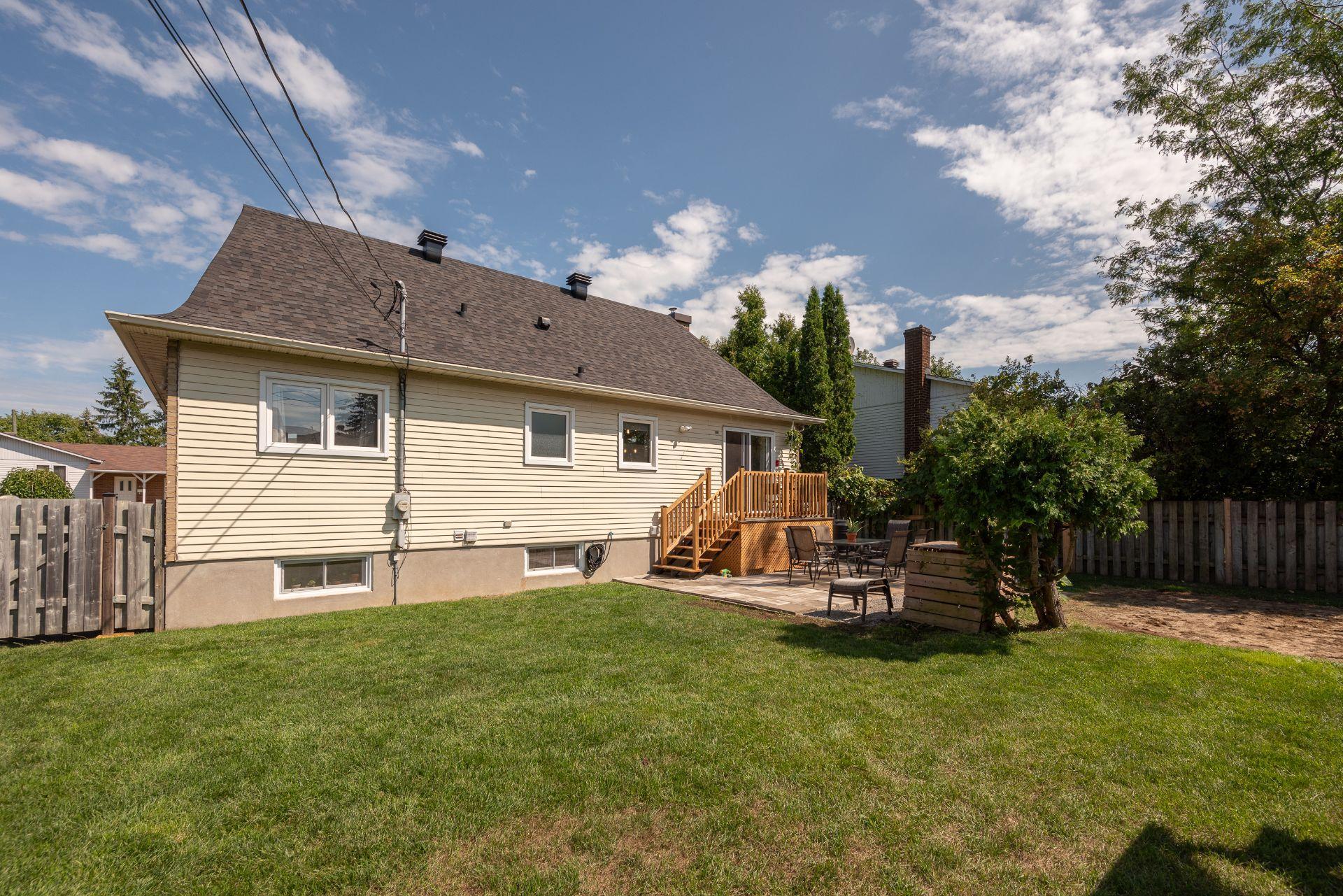 









1185


Rue Théberge

,
Brossard,




QC
J4W2N2

