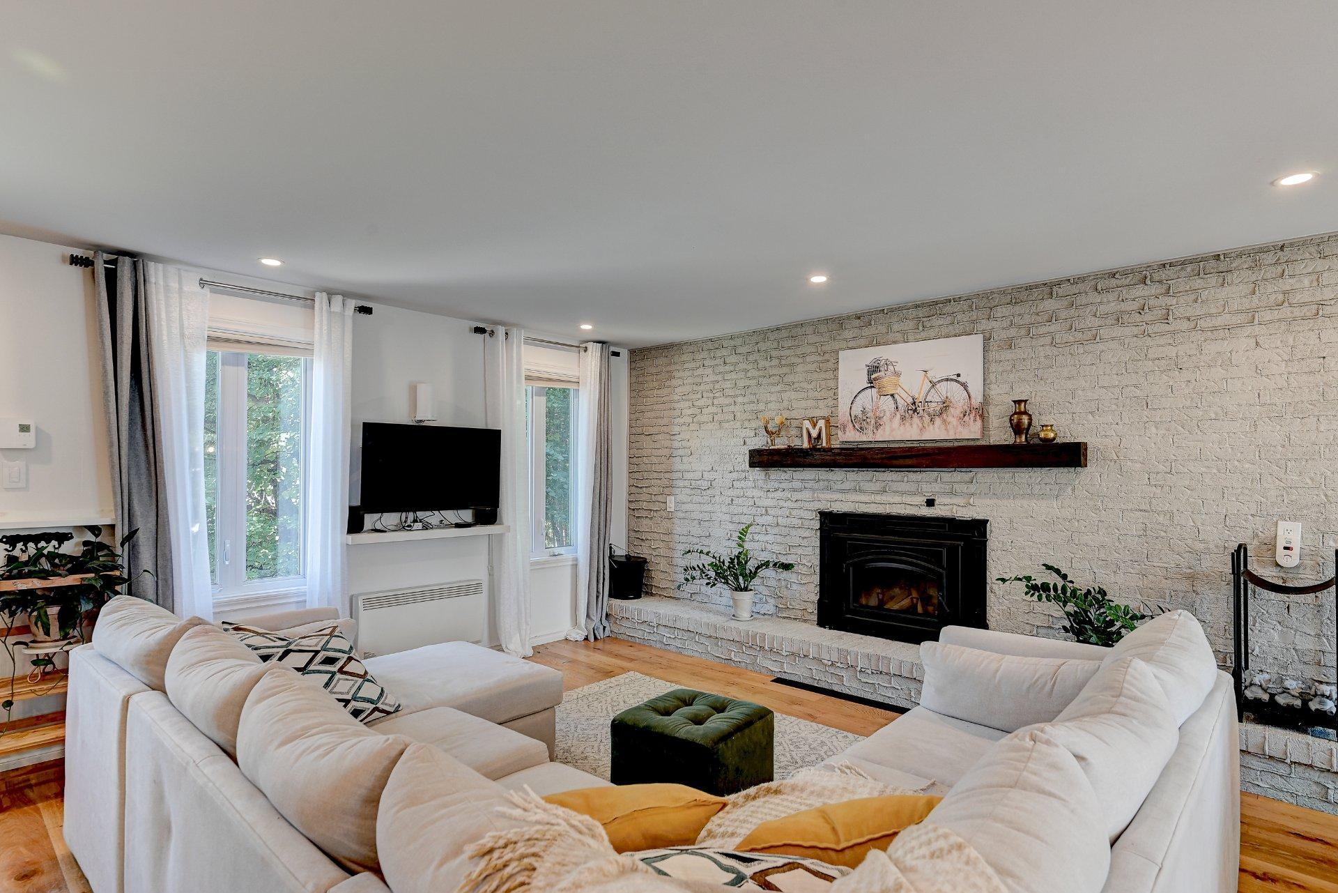 









1185


Rue Théberge

,
Brossard,




QC
J4W2N2

