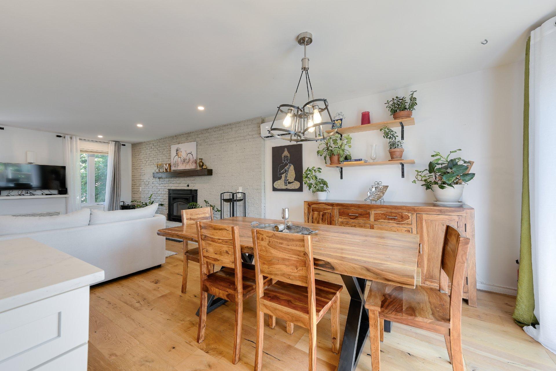 









1185


Rue Théberge

,
Brossard,




QC
J4W2N2

