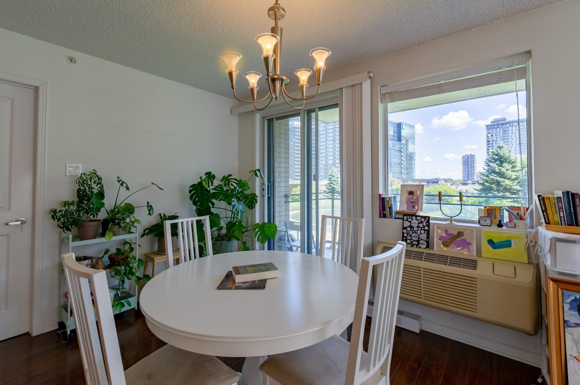 









15


Boul. La Fayette

, 601,
Longueuil (Le Vieux-Longueuil),




QC
J4X3A1

