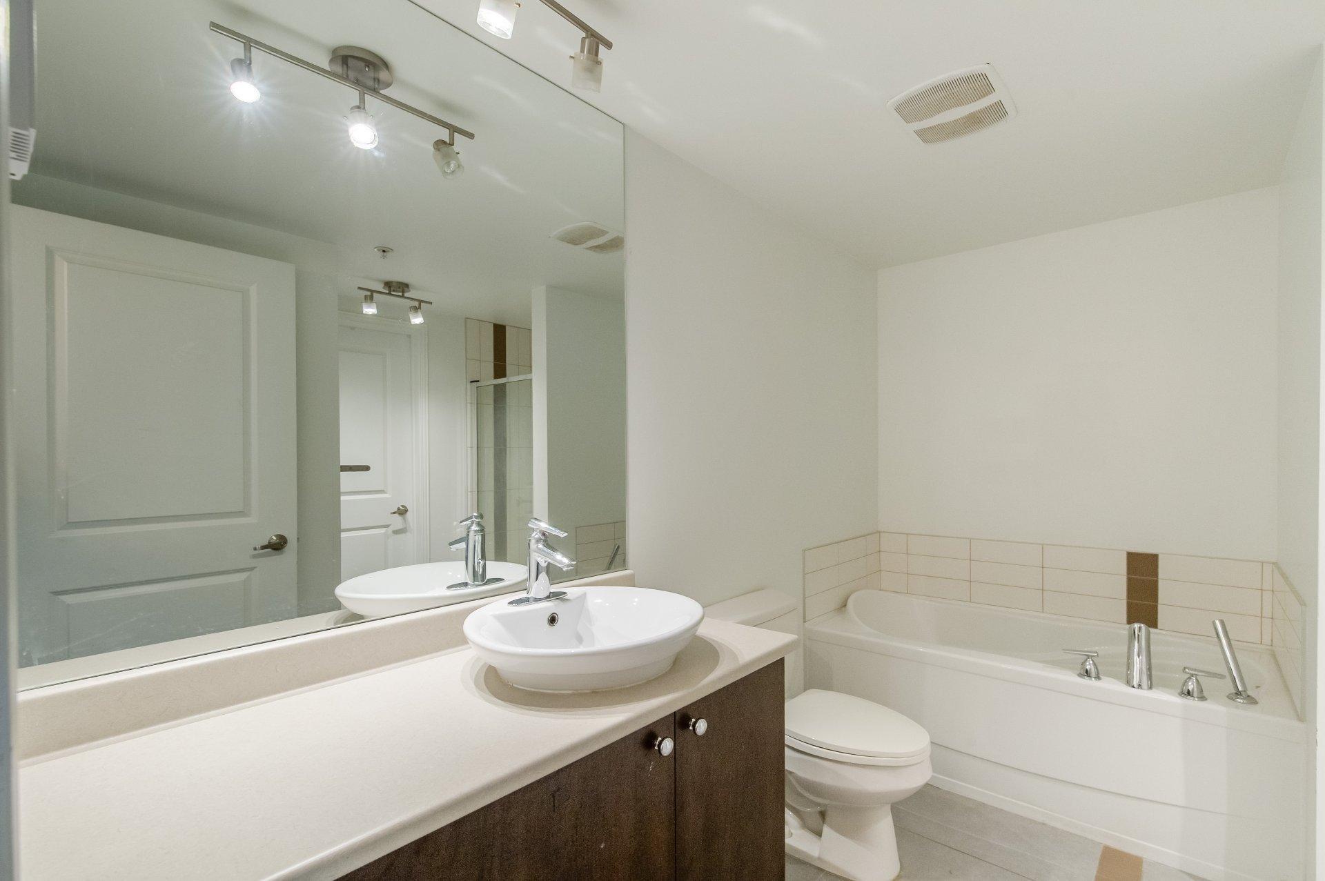 









15


Boul. La Fayette

, 601,
Longueuil (Le Vieux-Longueuil),




QC
J4X3A1

