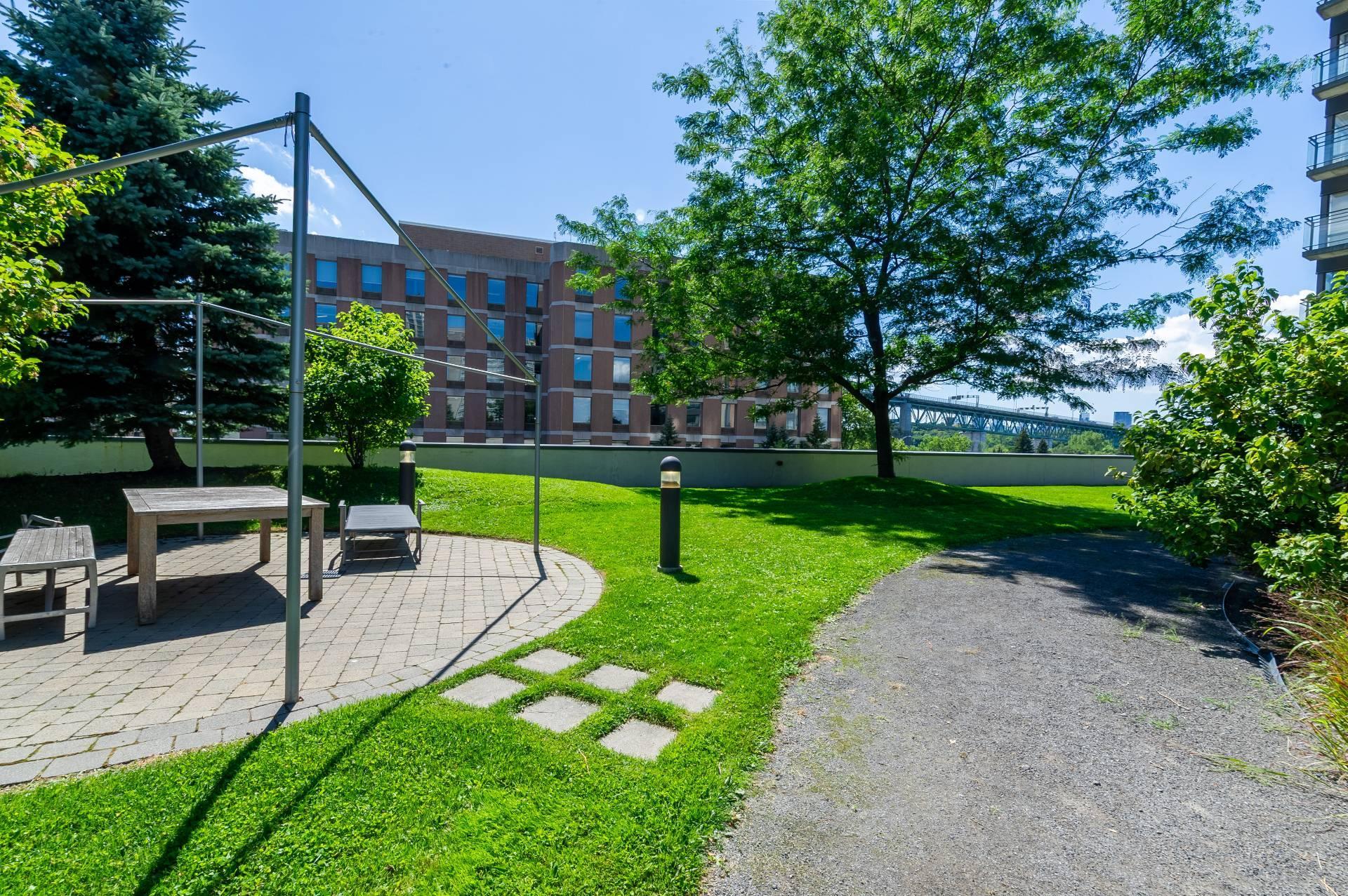 









15


Boul. La Fayette

, 601,
Longueuil (Le Vieux-Longueuil),




QC
J4X3A1

