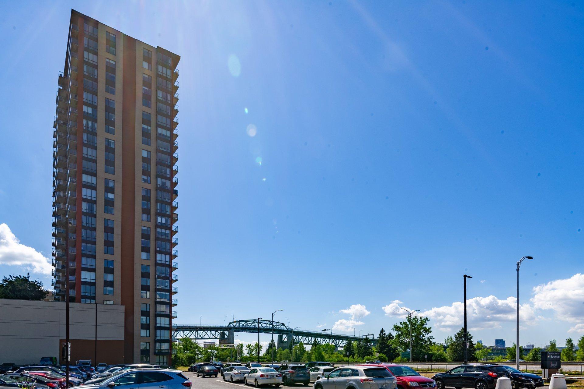 









15


Boul. La Fayette

, 601,
Longueuil (Le Vieux-Longueuil),




QC
J4X3A1

