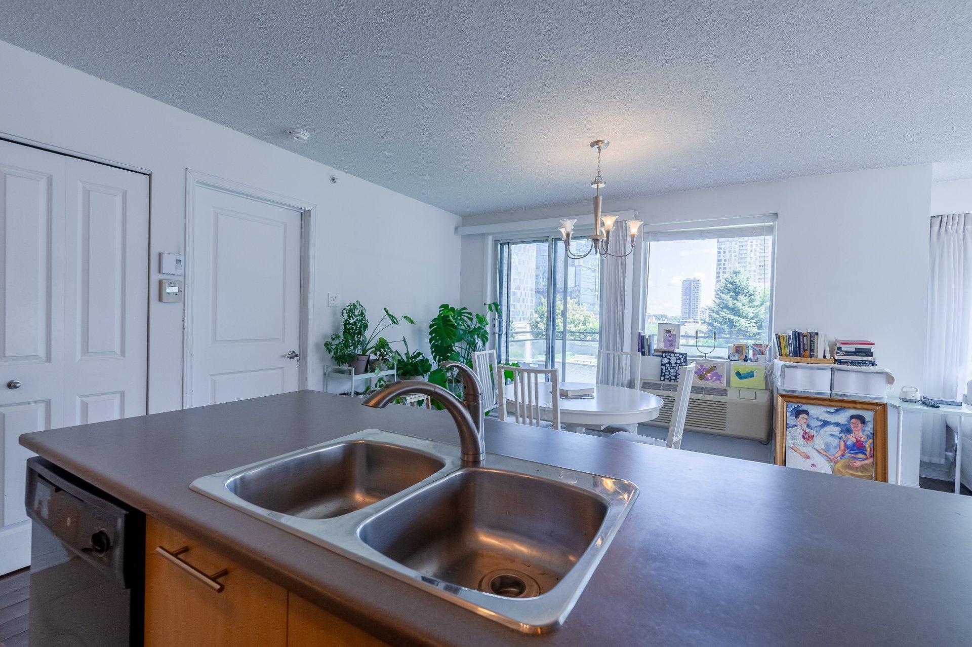 









15


Boul. La Fayette

, 601,
Longueuil (Le Vieux-Longueuil),




QC
J4X3A1

