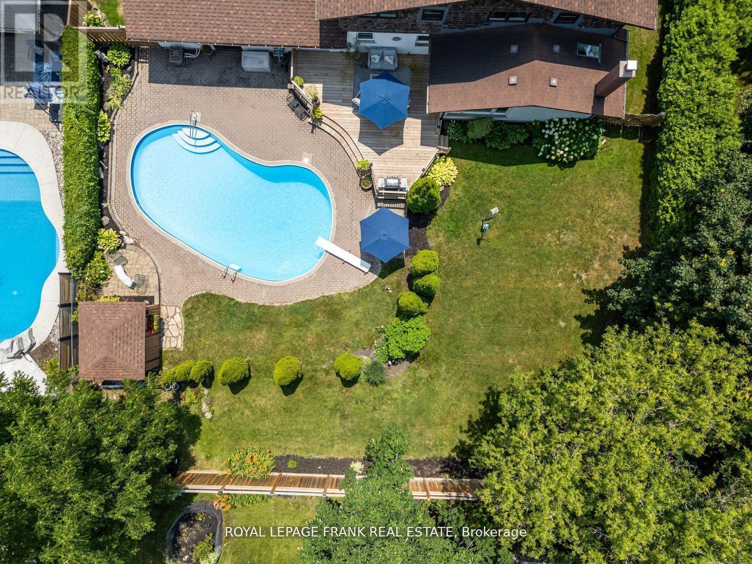 












848 SWISS HEIGHTS

,
Oshawa (Pinecrest),




Ontario
L1K2A9

