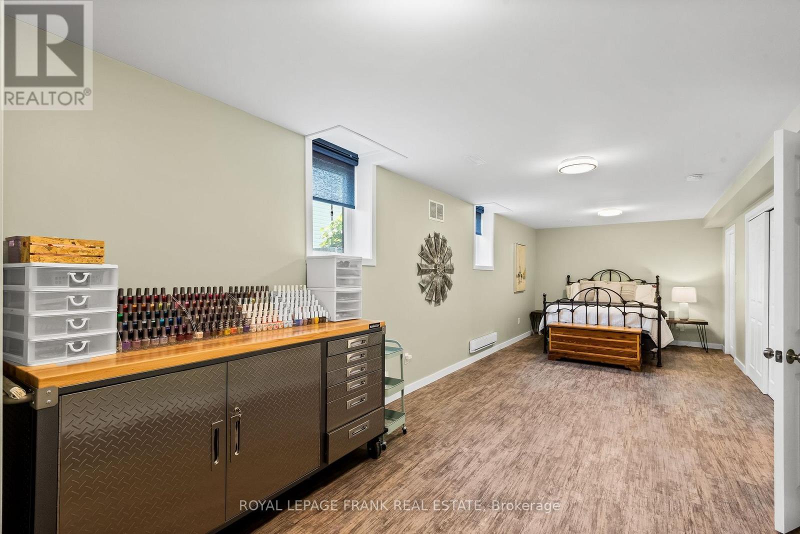 












8 BROOKSIDE STREET

,
Cavan Monaghan (Millbrook Village),




Ontario
L0A1G0

