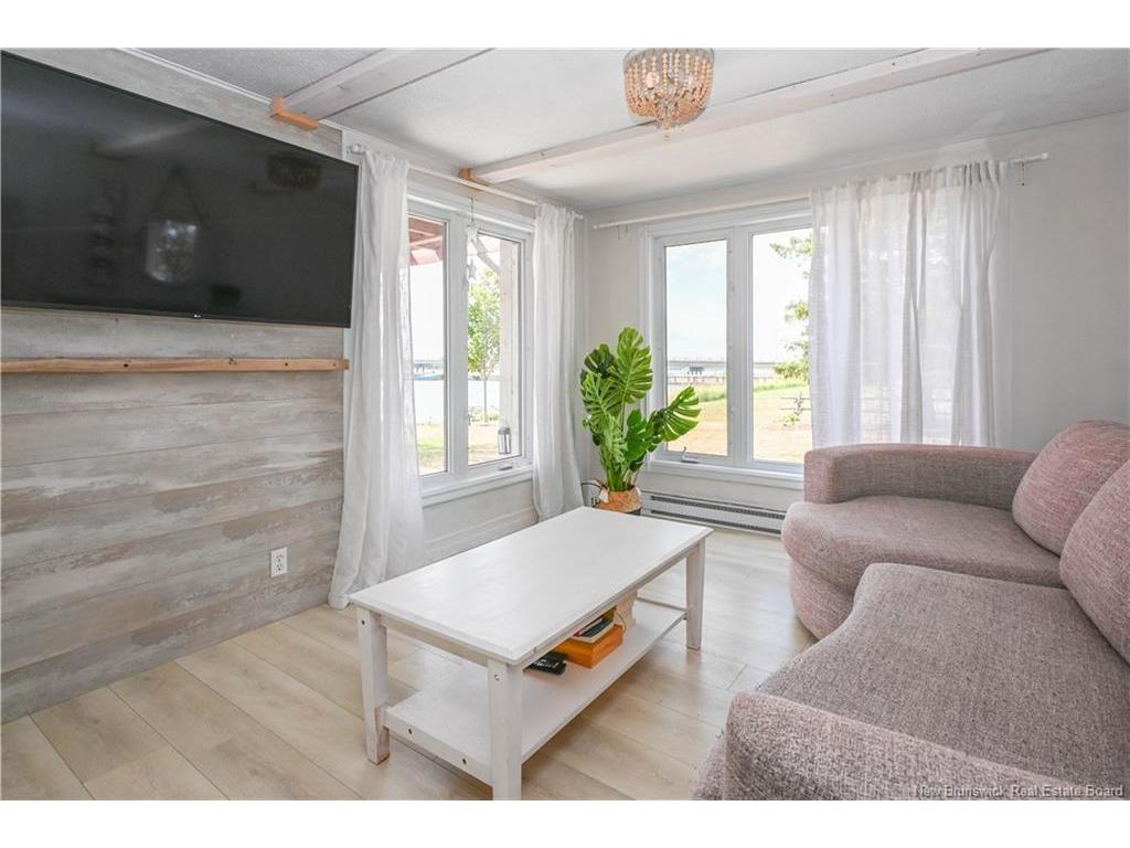 









22


rue des Chalets

ST,
Inkerman Ferry,




NB
E8P 1V8

