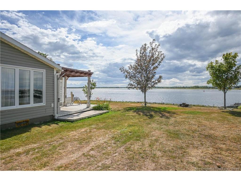 









22


rue des Chalets

ST,
Inkerman Ferry,




NB
E8P 1V8

