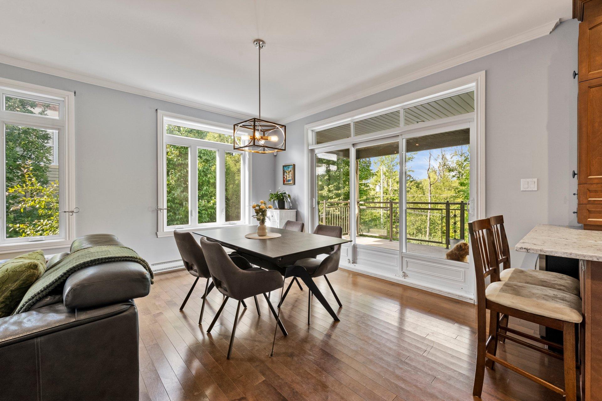 









182


Rue de Saguenay

,
Bromont,




QC
J2L2H8

