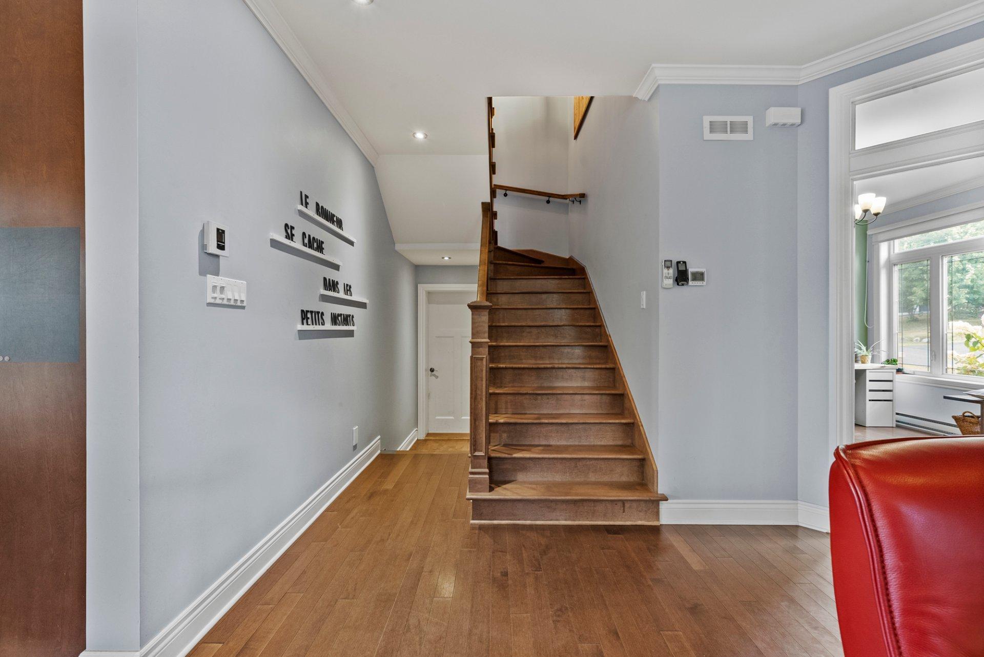 









182


Rue de Saguenay

,
Bromont,




QC
J2L2H8

