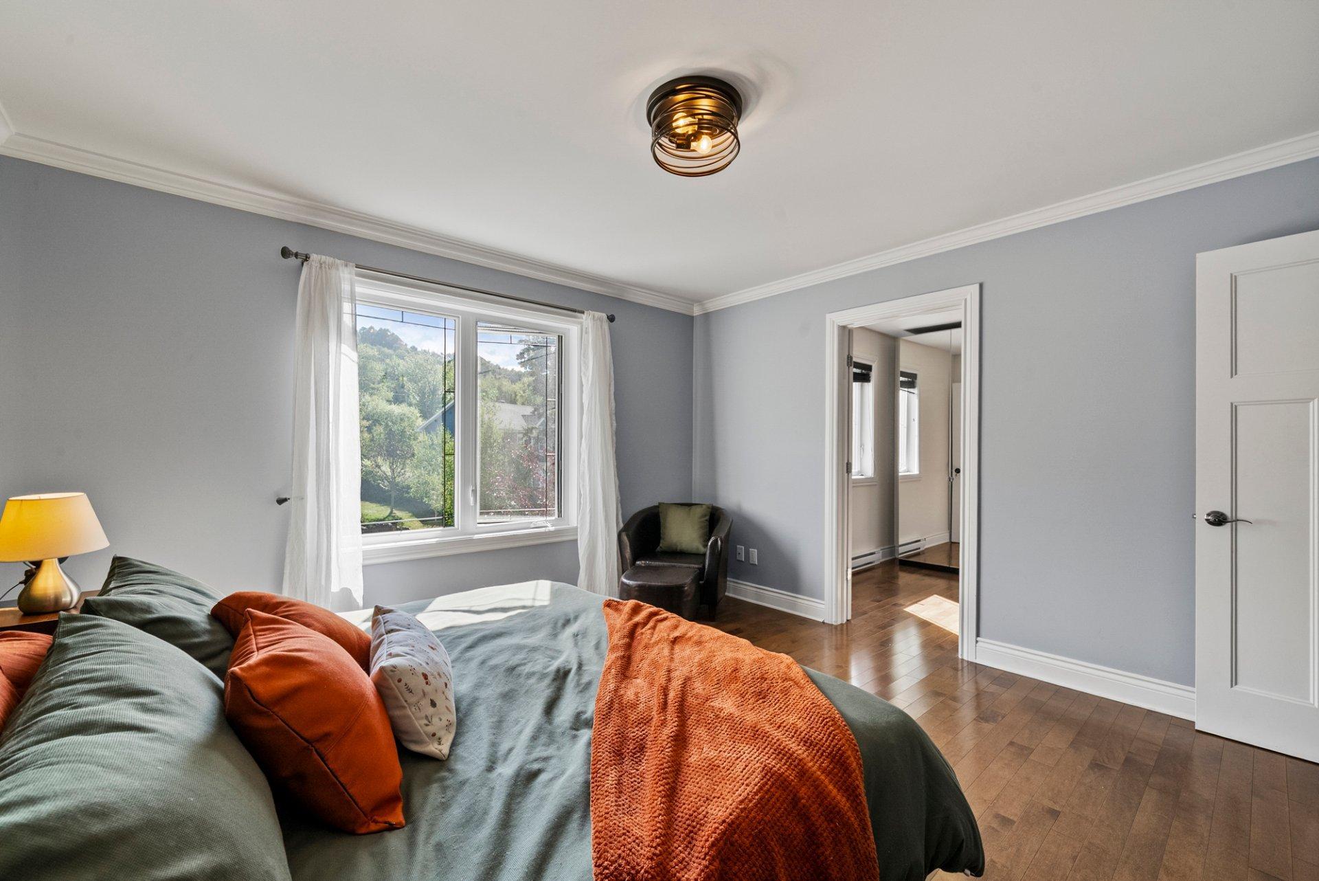 









182


Rue de Saguenay

,
Bromont,




QC
J2L2H8

