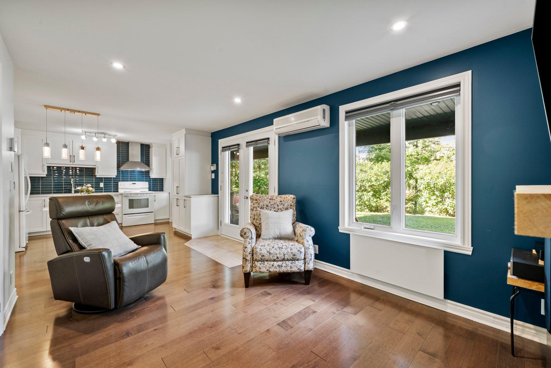 









182


Rue de Saguenay

,
Bromont,




QC
J2L2H8

