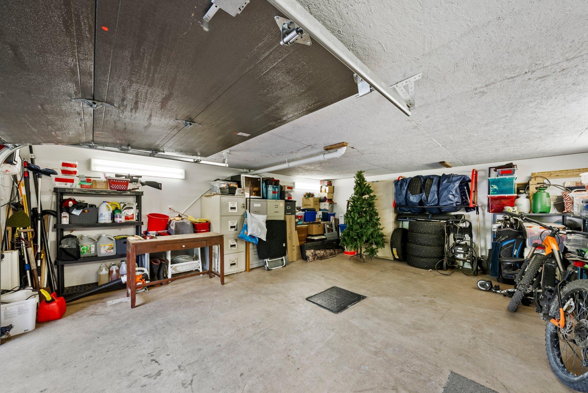 









182


Rue de Saguenay

,
Bromont,




QC
J2L2H8

