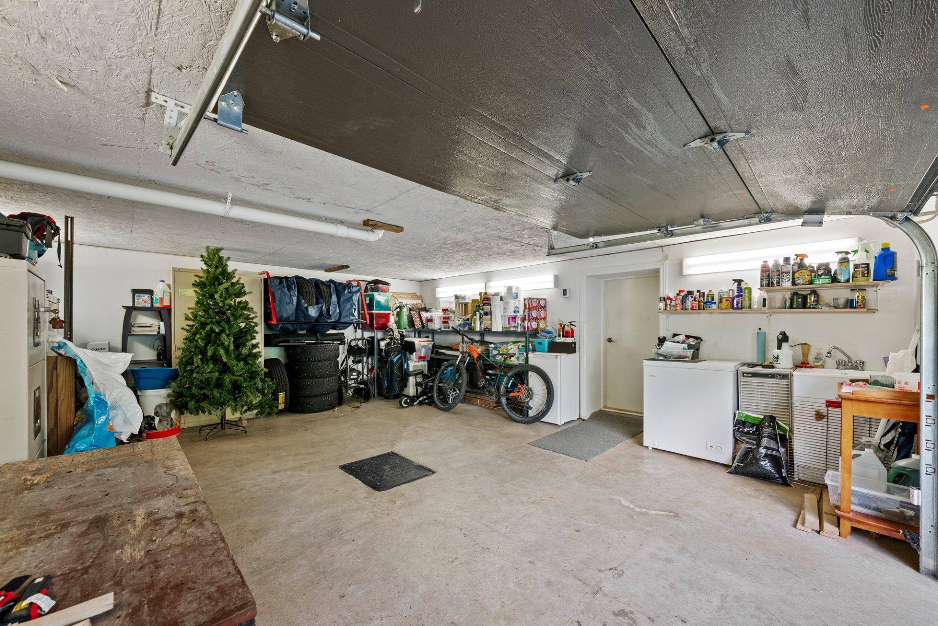 









182


Rue de Saguenay

,
Bromont,




QC
J2L2H8

