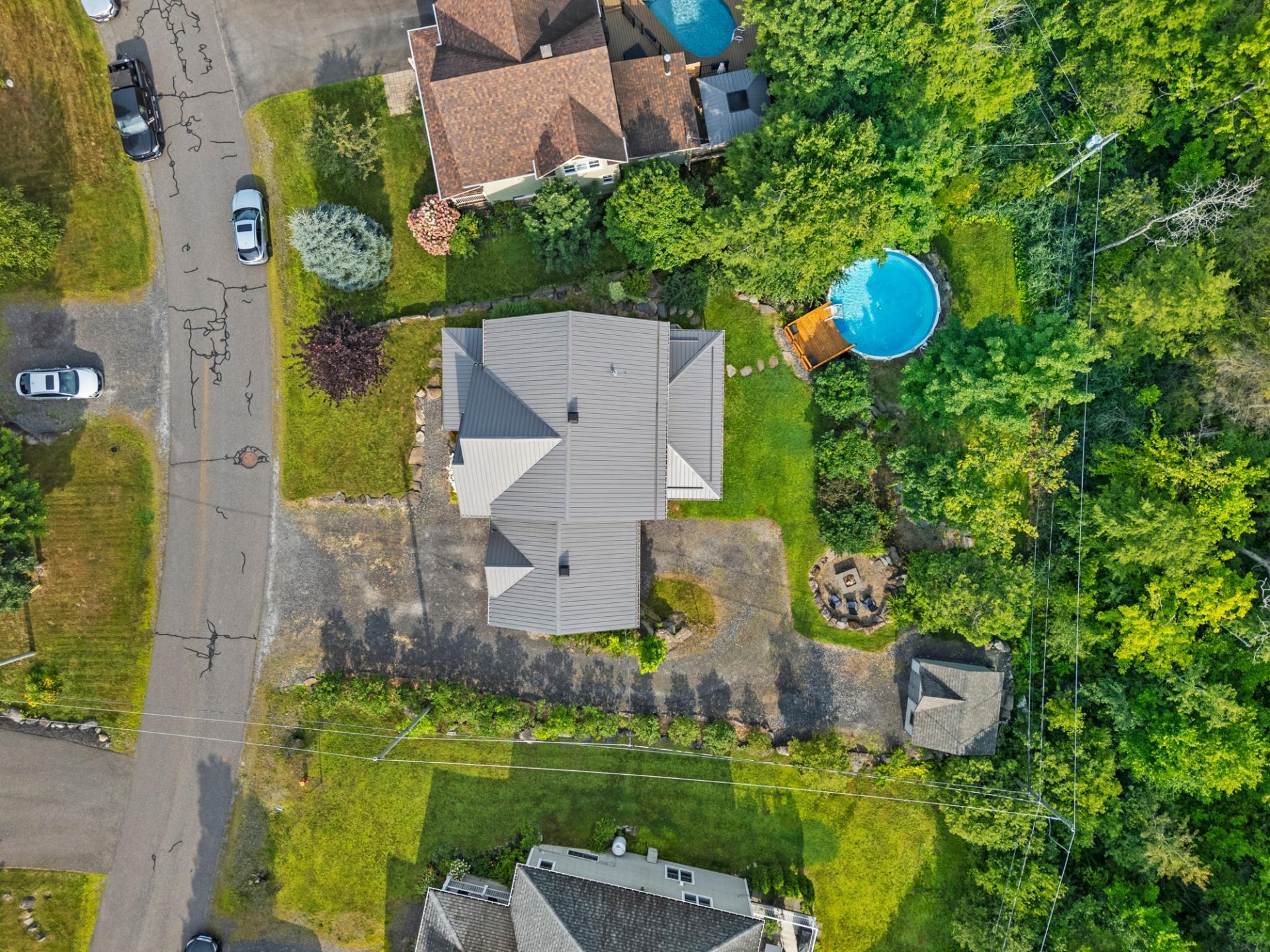 









182


Rue de Saguenay

,
Bromont,




QC
J2L2H8

